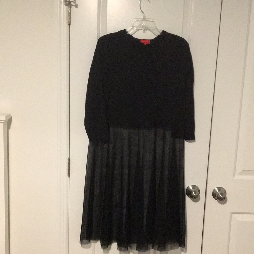 Stunning Black Dress!